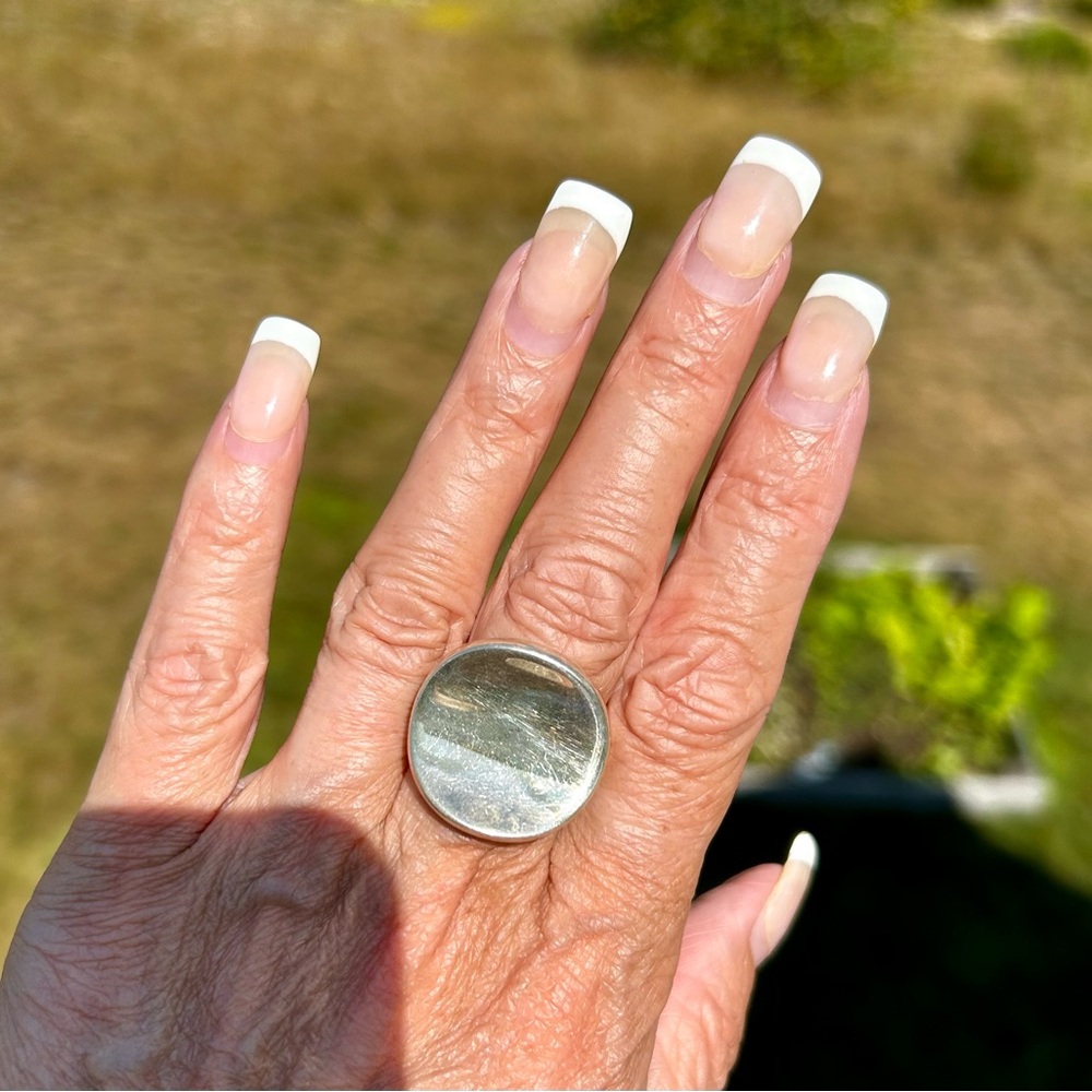 Elegant Silver Ring